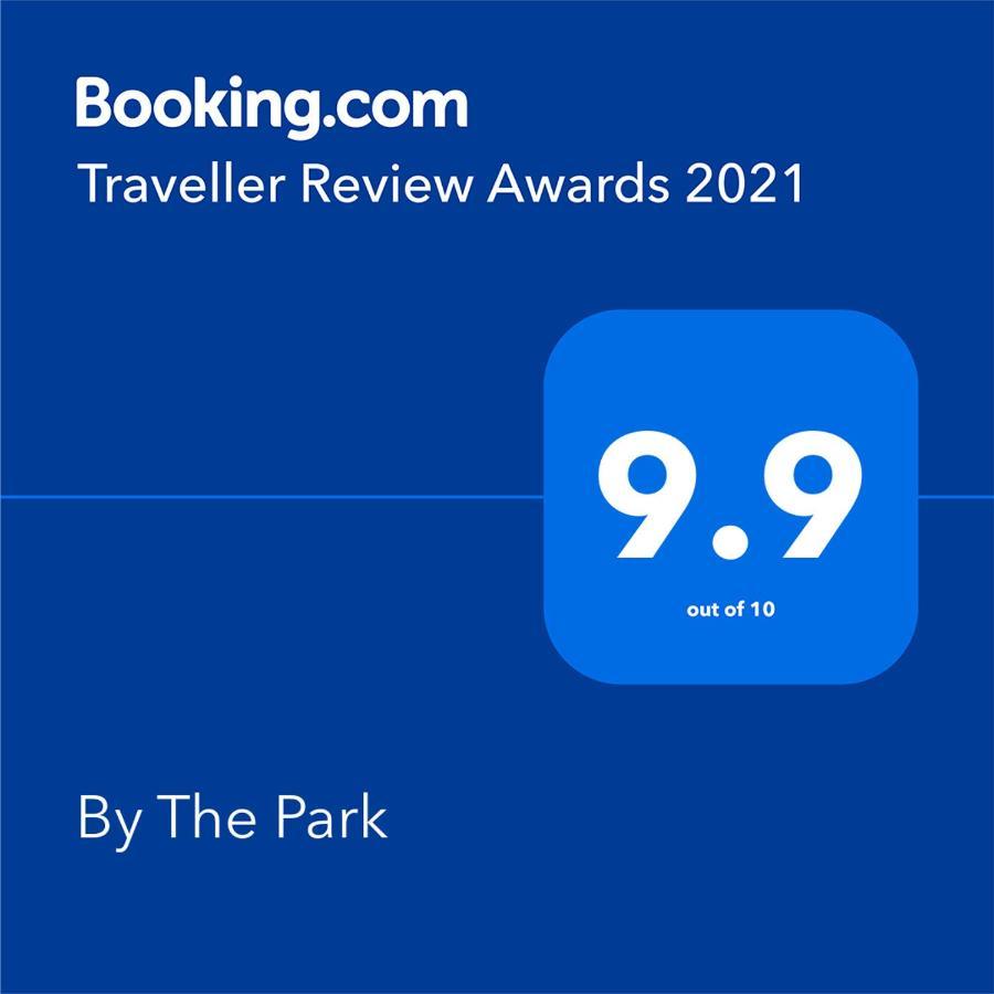 By The Park Free Parking Appartement Belgrado Buitenkant foto