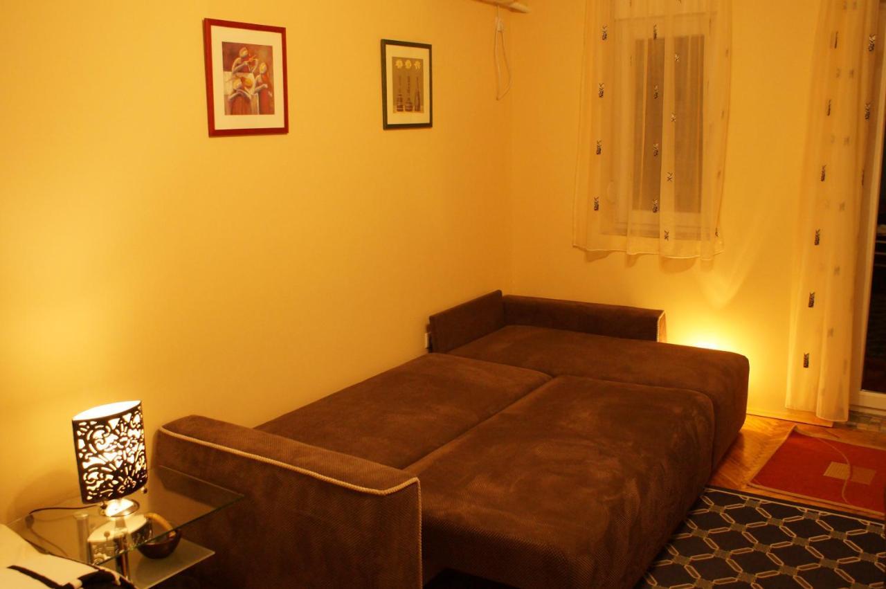 By The Park Free Parking Appartement Belgrado Buitenkant foto
