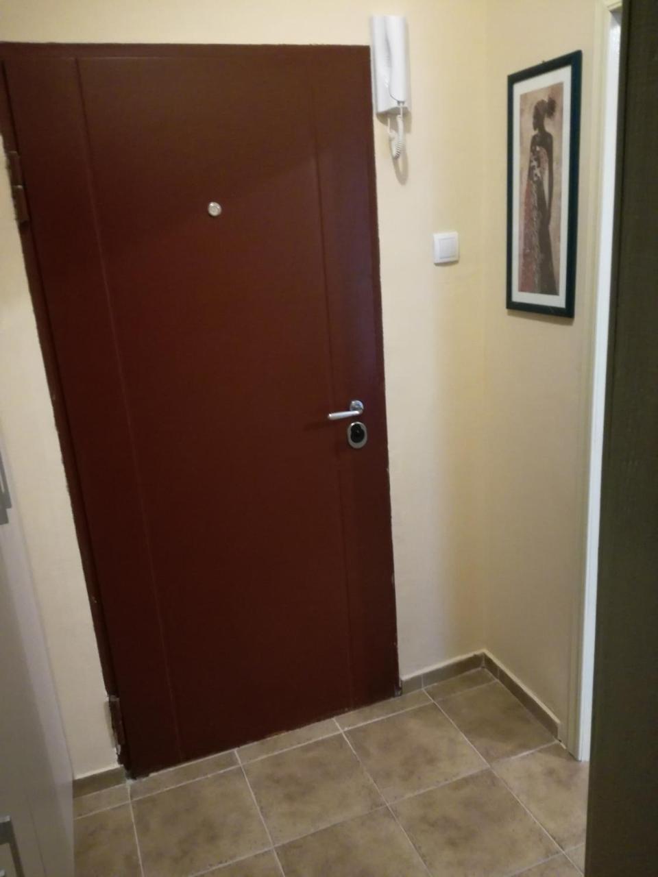 By The Park Free Parking Appartement Belgrado Buitenkant foto