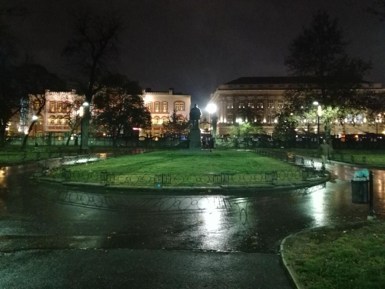 By The Park Free Parking Appartement Belgrado Buitenkant foto