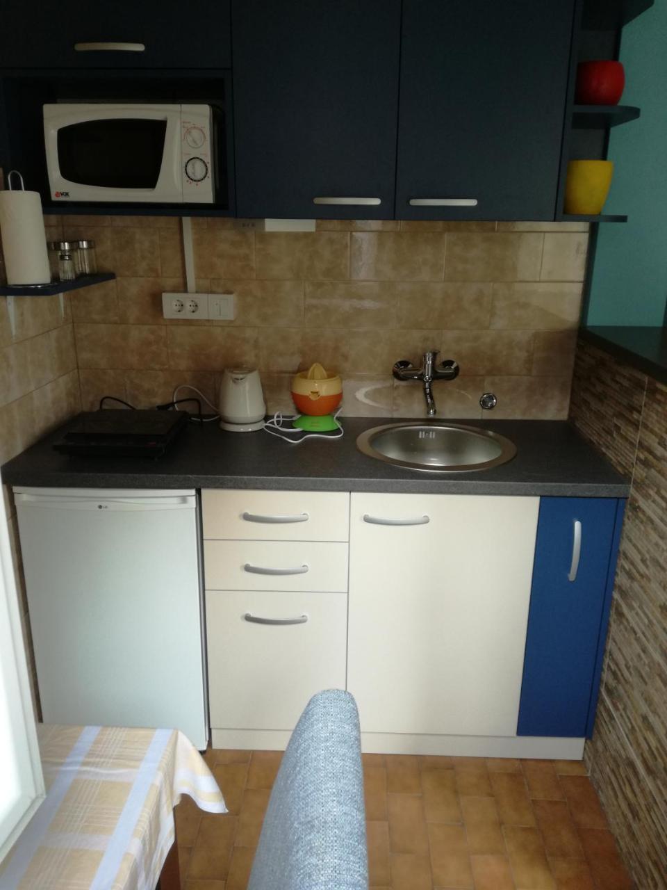 By The Park Free Parking Appartement Belgrado Buitenkant foto