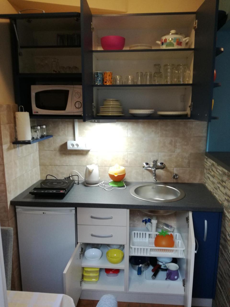 By The Park Free Parking Appartement Belgrado Buitenkant foto