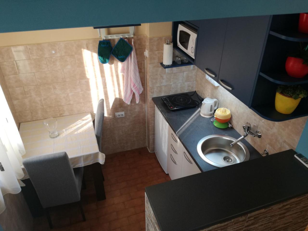 By The Park Free Parking Appartement Belgrado Buitenkant foto