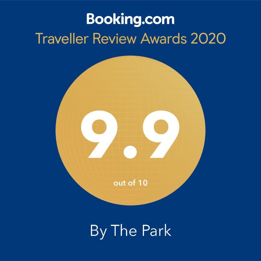 By The Park Free Parking Appartement Belgrado Buitenkant foto